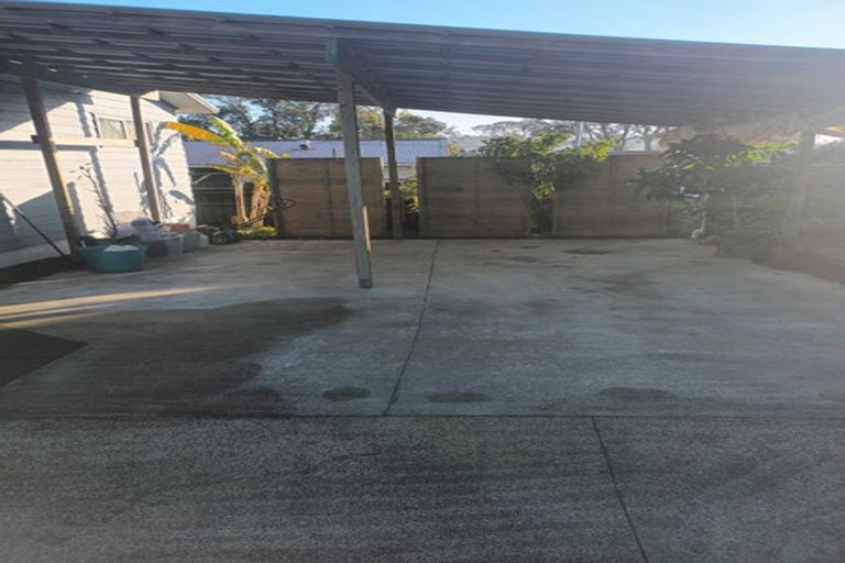 Photo of property in 3 Gazelle Avenue, Beach Haven, Auckland, 0626