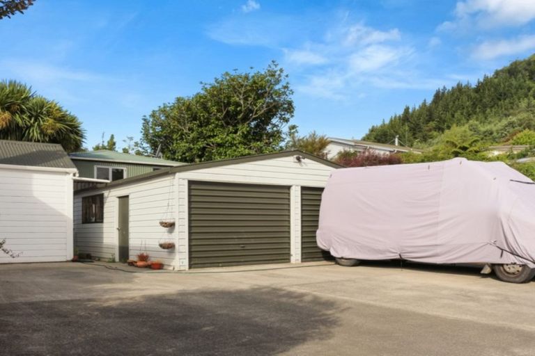 Photo of property in 144a Waikawa Road, Picton, 7220