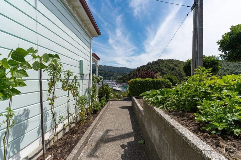 Photo of property in 7 Rutland Street, Picton, 7220