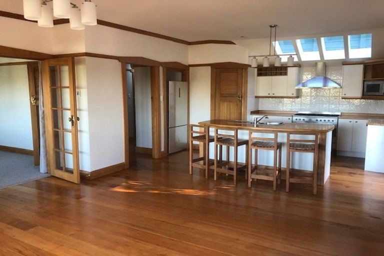 Photo of property in 18 Raroa Road, Kelburn, Wellington, 6012