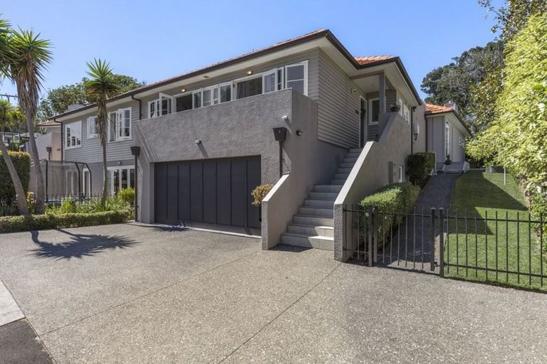 Photo of property in 49 Stanley Point Road, Stanley Point, Auckland, 0624