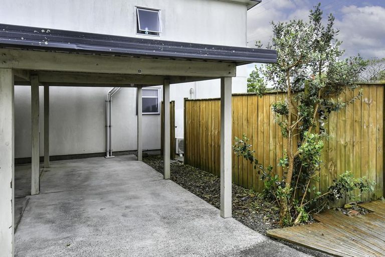 Photo of property in 2/33 Kenderdine Road, Papatoetoe, Auckland, 2025