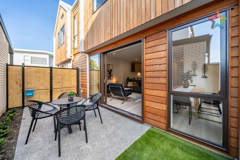 Photo of property in 9 Bayly Road, Moturoa, New Plymouth, 4310