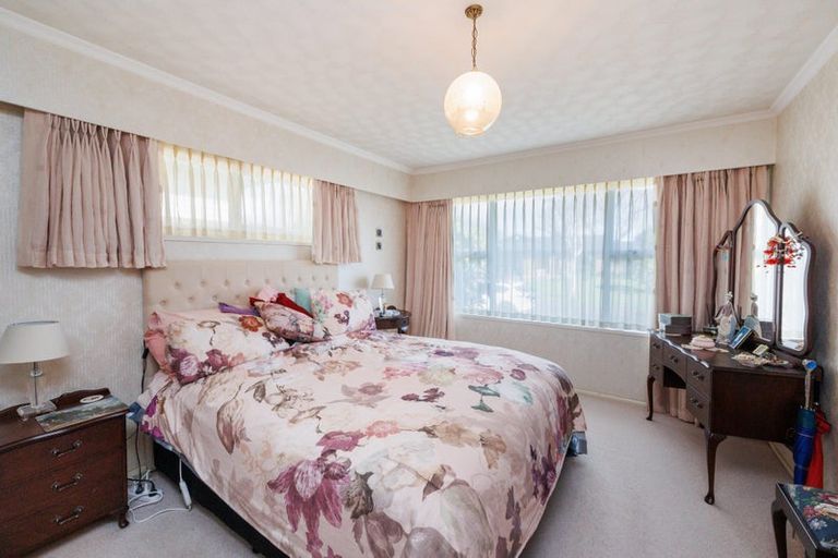Photo of property in 18 Caulfield Place, Awapuni, Palmerston North, 4412