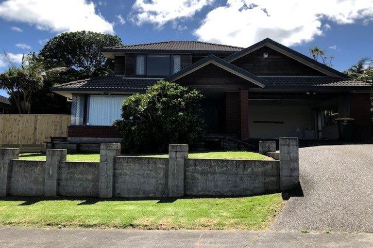 Photo of property in 1/40 Jane Eyre Drive, Somerville, Auckland, 2014
