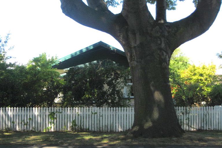 Photo of property in 27 Massey Crescent, St Albans, Christchurch, 8014