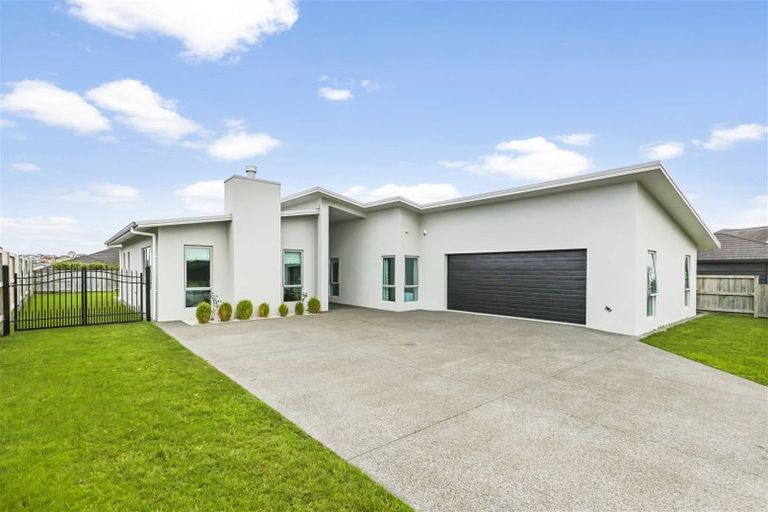 Photo of property in 18 Miranda Place, Flagstaff, Hamilton, 3210