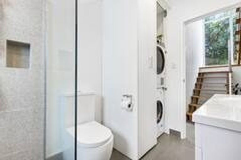 Photo of property in 3/4 Beach Road, Castor Bay, Auckland, 0620