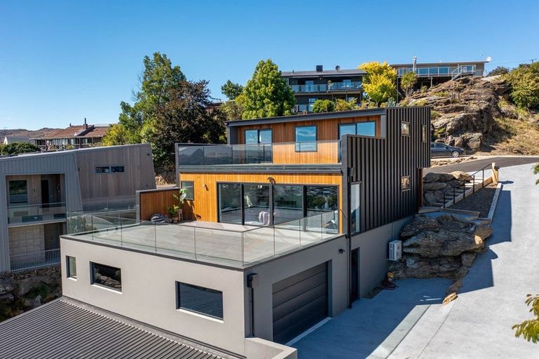 Photo of property in 10 Hawkdun Place, Bridge Hill, Alexandra, 9320