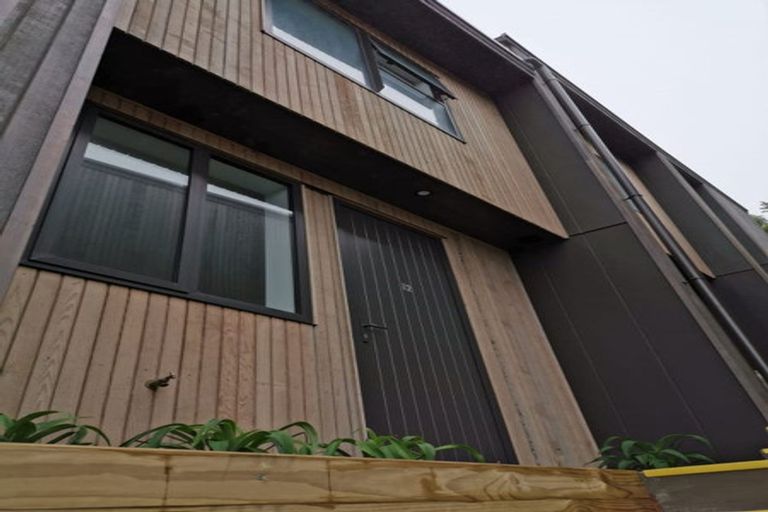 Photo of property in 12/20 Trent Street, Island Bay, Wellington, 6023