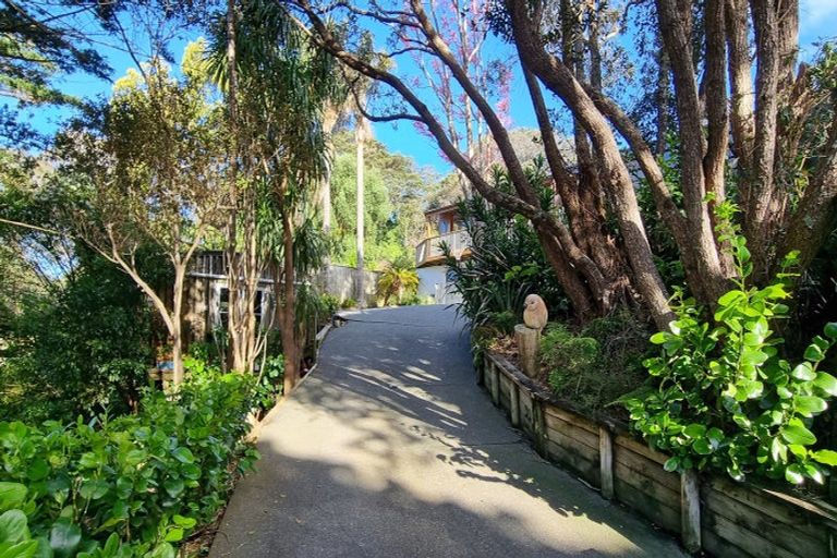 Photo of property in 417 Leigh Road, Whangateau, 0985