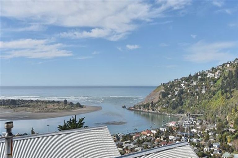 Photo of property in 75 Moncks Spur Road, Redcliffs, Christchurch, 8081