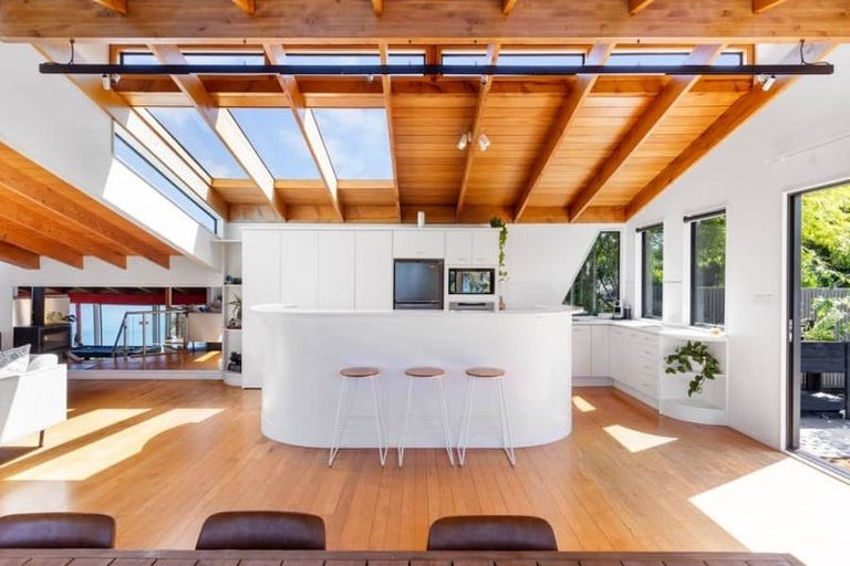 Photo of property in 1/3 Swann Beach Road, Stanmore Bay, Whangaparaoa, 0932