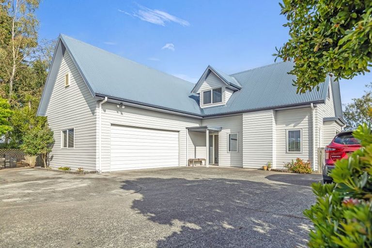 Photo of property in 12 Stonebridge Park Drive, Holdens Bay, Rotorua, 3010