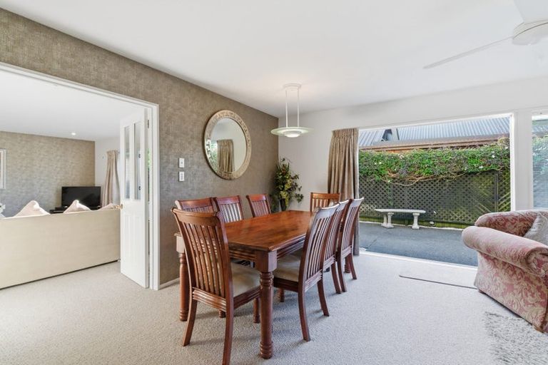 Photo of property in 17 Greystoke Lane, Avonhead, Christchurch, 8042