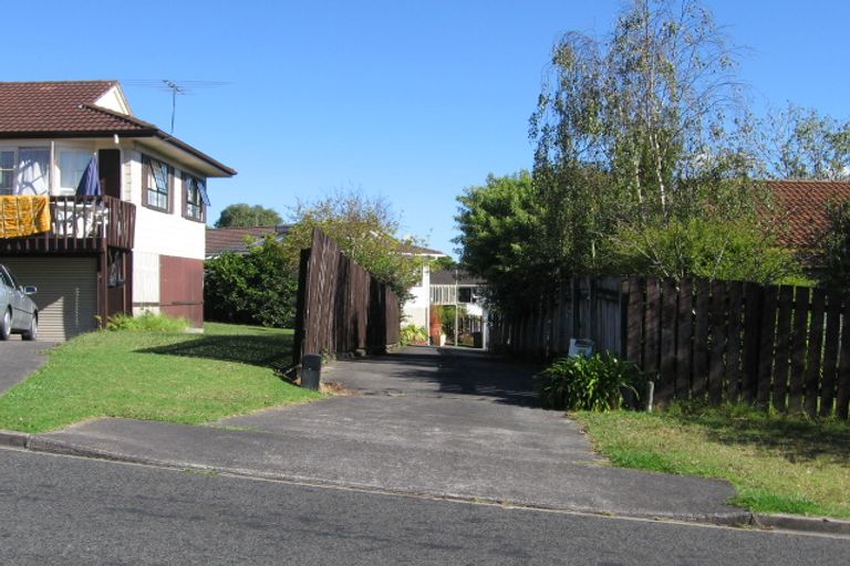 Photo of property in 11 Pahi Place, West Harbour, Auckland, 0618