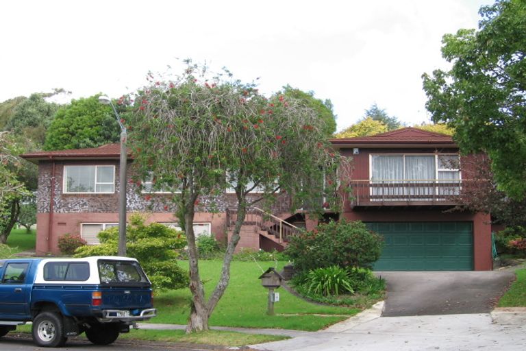 Photo of property in 18 Hamish Place, Sunnyhills, Auckland, 2010
