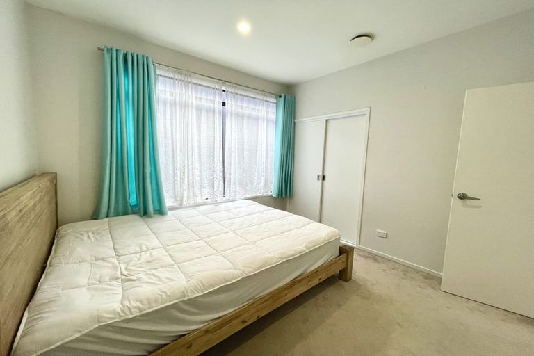 Photo of property in 23 Liberation Road, Papakura, 2110