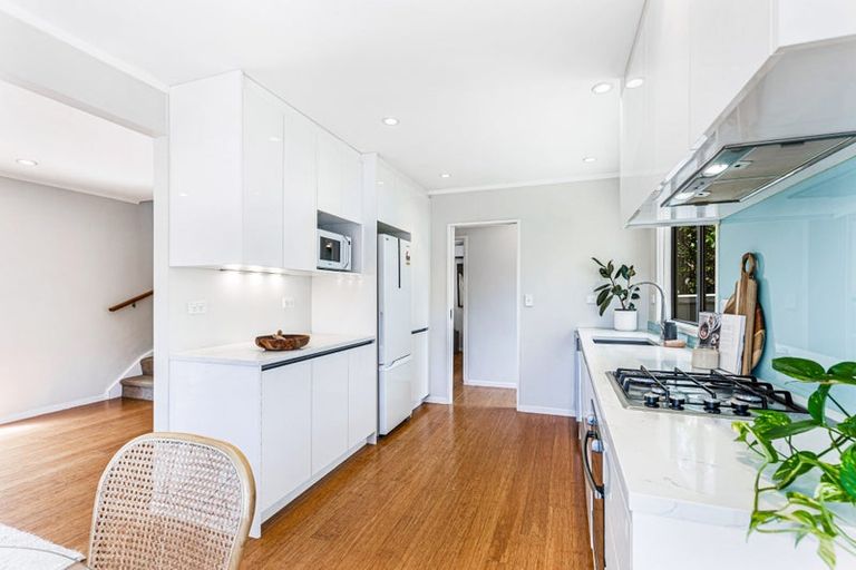 Photo of property in 2/12 Neil Avenue, Te Atatu Peninsula, Auckland, 0610