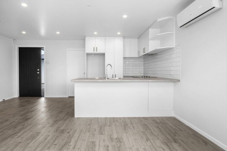 Photo of property in 2/16 Betley Crescent, Fairview Downs, Hamilton, 3214