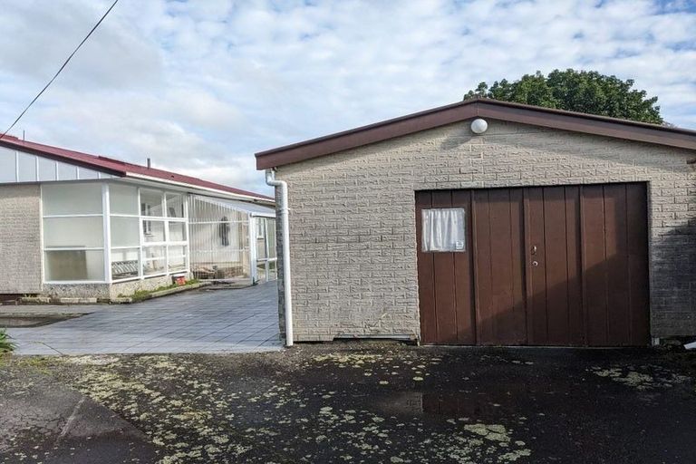 Photo of property in 166 Carrington Street, Lower Vogeltown, New Plymouth, 4310