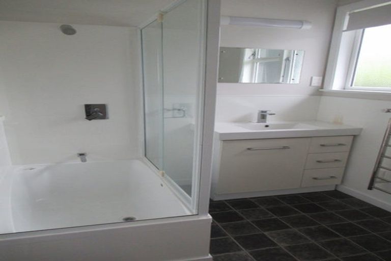 Photo of property in 4 Hikurangi Street, Trentham, Upper Hutt, 5018