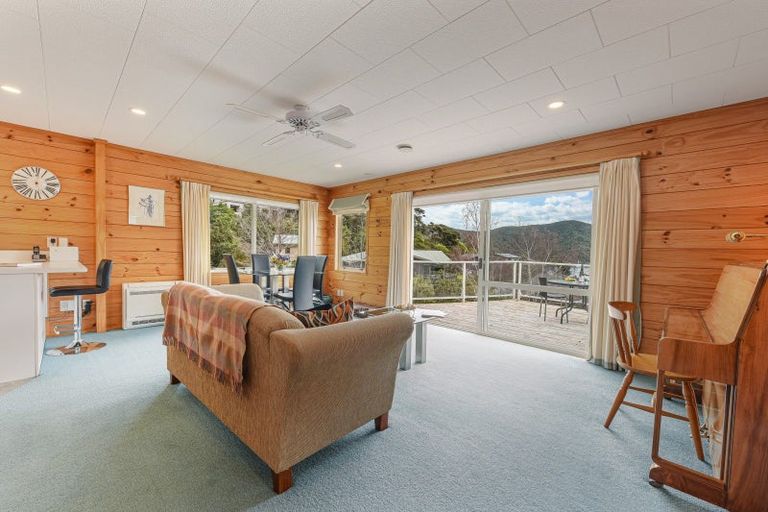 Photo of property in 22 Amelia Crescent, Waikawa, Picton, 7220