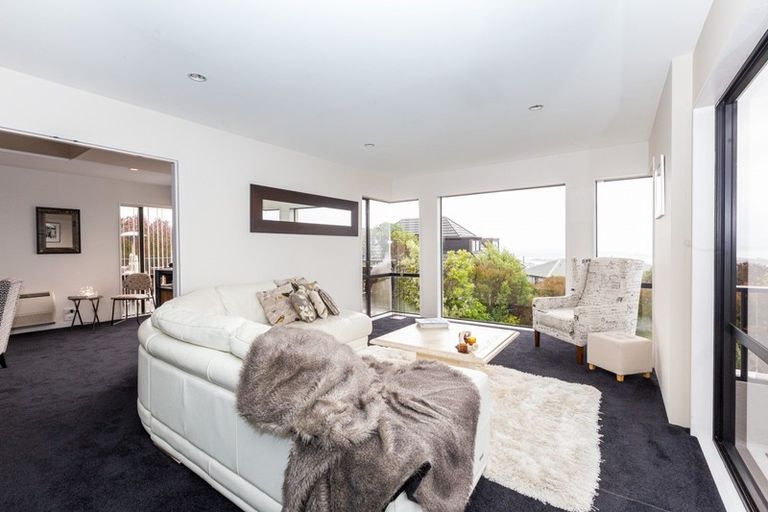 Photo of property in 30 Drayton Drive, Mount Pleasant, Christchurch, 8081