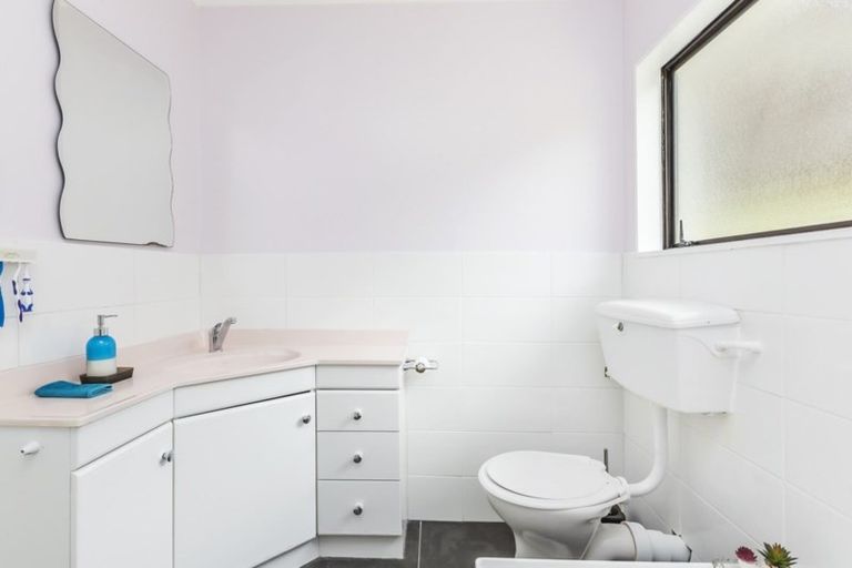 Photo of property in 129 Jamaica Drive, Grenada North, Wellington, 5028