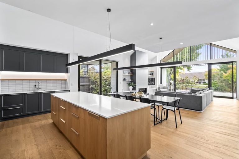 Photo of property in 27 Idris Road, Fendalton, Christchurch, 8052