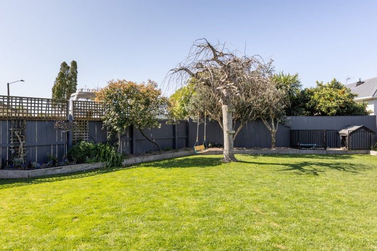 Photo of property in 1 Spriggs Crescent, Greenmeadows, Napier, 4112