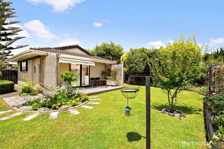 Photo of property in 4 Harbour Crest Drive, Waiuku, 2123