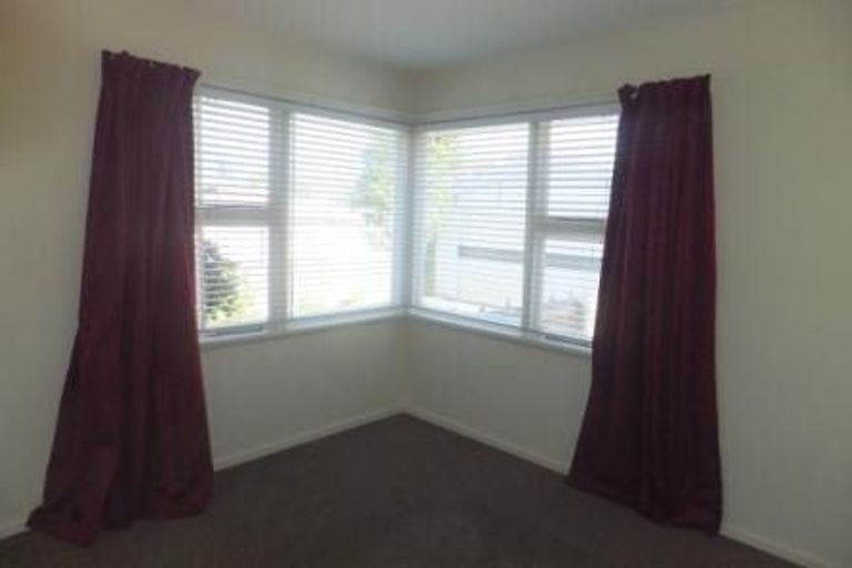 Photo of property in 11 Bideford Place, Dallington, Christchurch, 8061