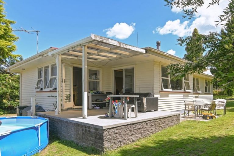 Photo of property in 27 Island View Road, Western Heights, Rotorua, 3015