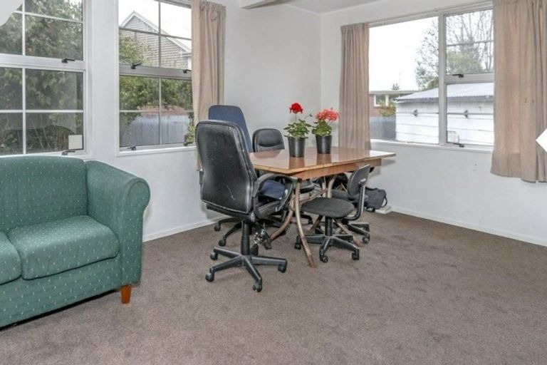 Photo of property in 8 Bowman Place, Sockburn, Christchurch, 8042