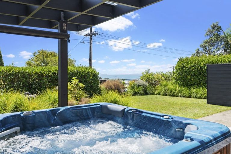 Photo of property in 42 Park Rise, Campbells Bay, Auckland, 0630