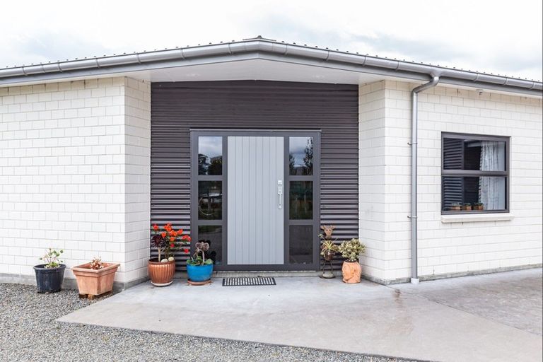 Photo of property in 134 Gladstone Road, Levin, 5571