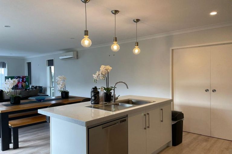 Photo of property in 22 Lakeside Terrace, Omokoroa, 3114