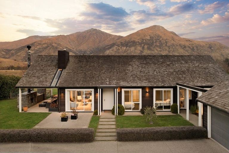 Photo of property in 24 Marshall Avenue, Lake Hayes, Queenstown, 9371