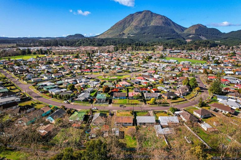 Photo of property in 28 Domett Street, Kawerau, 3127