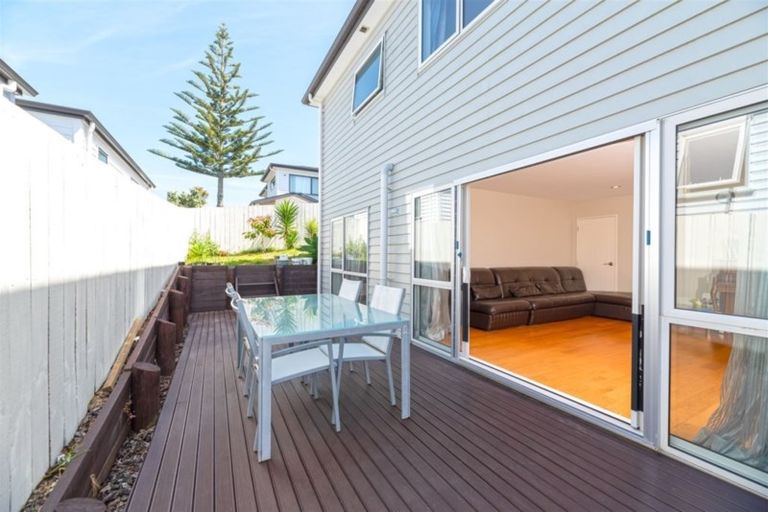Photo of property in 20a Orton Street, Glenfield, Auckland, 0627