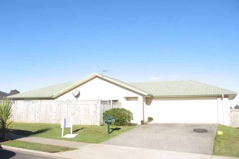 Photo of property in 6 Ashmere Lane, Weymouth, Auckland, 2103