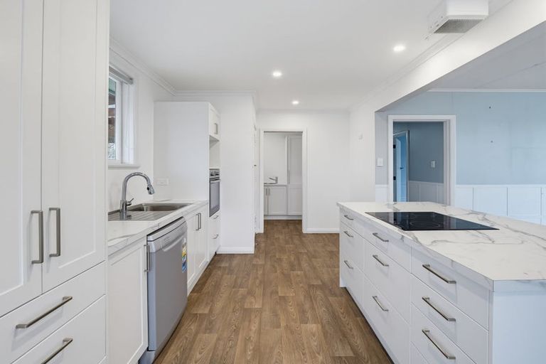 Photo of property in 12 Holland Crescent, Bulls, 4818