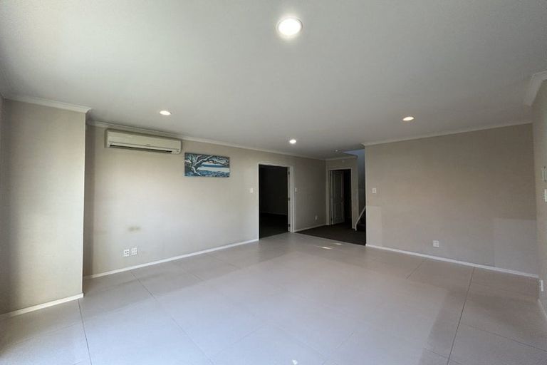 Photo of property in 19 Springcrest Drive, Karaka, Papakura, 2113