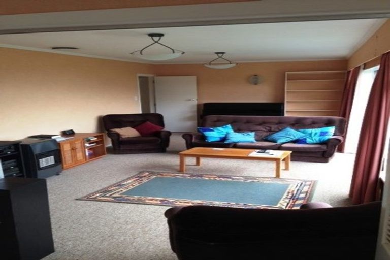 Photo of property in 11 Christina Grove, Normandale, Lower Hutt, 5010