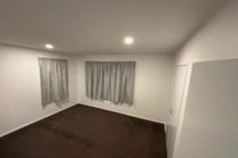 Photo of property in 9 Edwin Freeman Place, Ranui, Auckland, 0612
