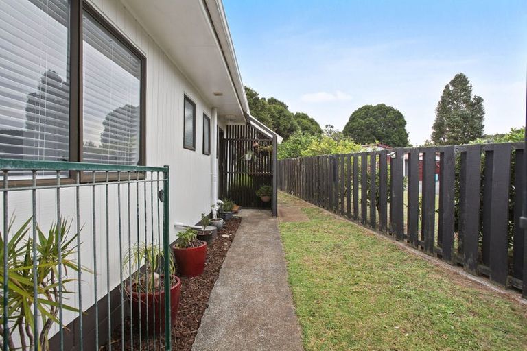 Photo of property in 3 Hosking Place, Clarks Beach, 2122