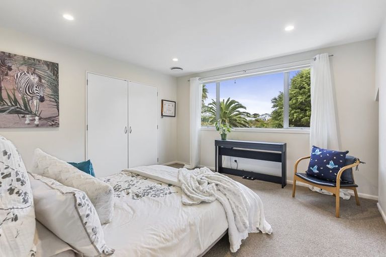 Photo of property in 32b Parr Terrace, Castor Bay, Auckland, 0620