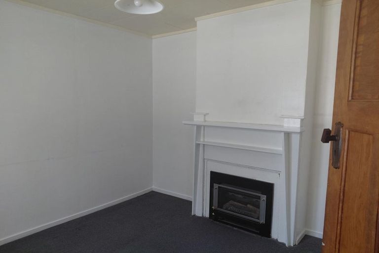 Photo of property in 1/12 Hinekohu Street, New Lynn, Auckland, 0600