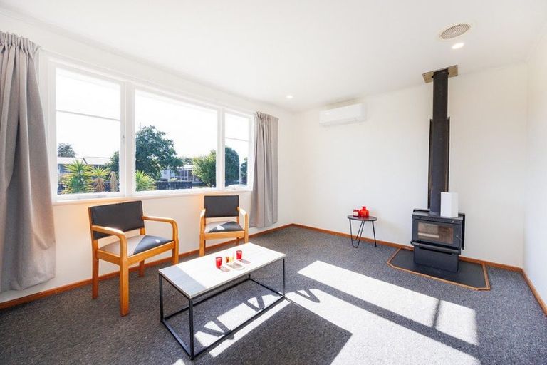 Photo of property in 18 Anakiwa Street, Kelvin Grove, Palmerston North, 4414